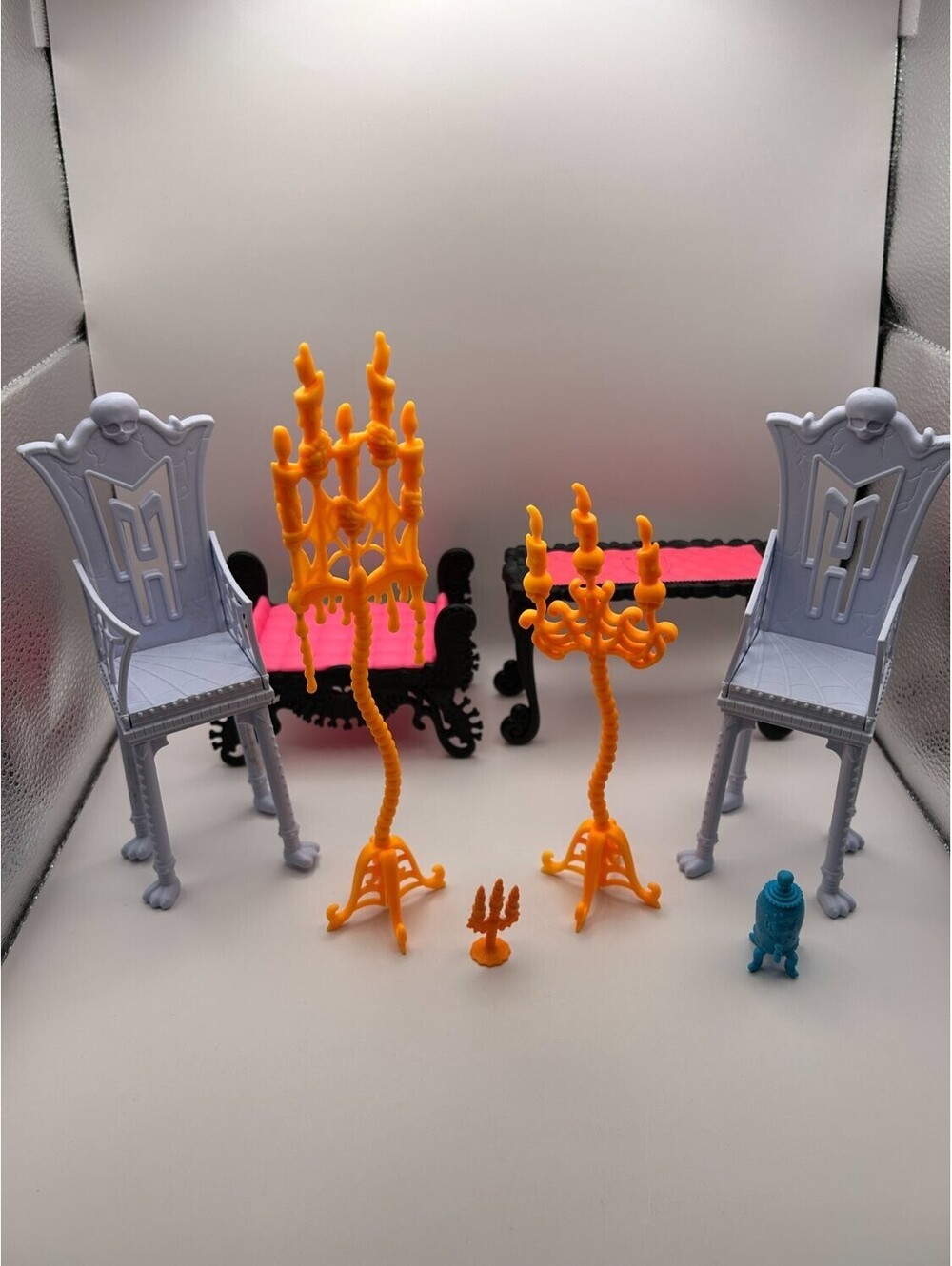 Monster High doll furniture lot playset accessories Multicolor